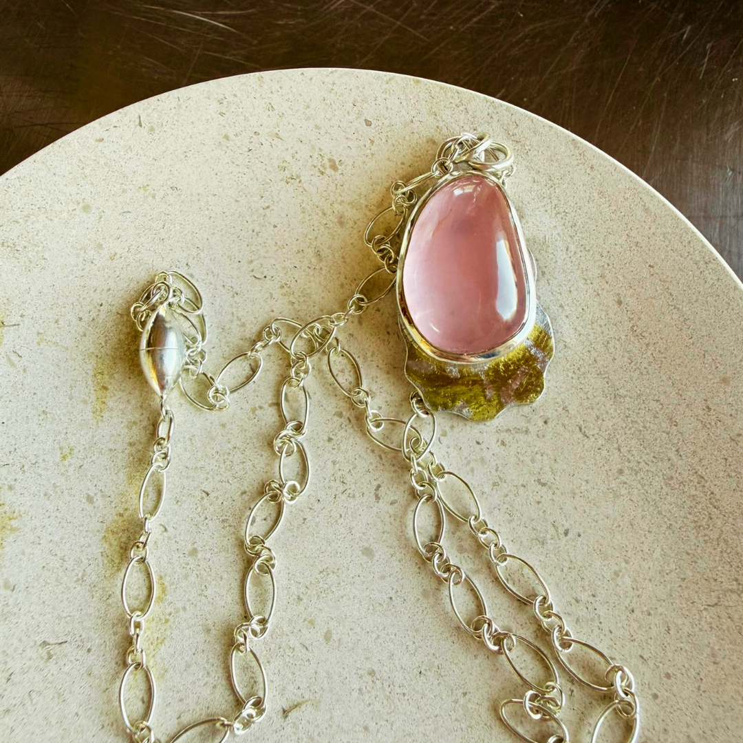 Pendentif en argent avec quartz rose de Tanzanie