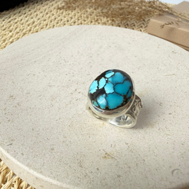 Bague en argent massif avec une turquoise de Hubei